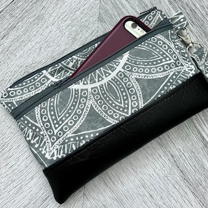 Wristlet Wallet, Iphone Wristlet Purse, Vegan Leather Wristlet, Wristlet Clutch, Otterbox Wristlet, Smartphone Wristlet, Evening Bag