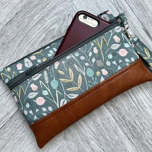 Wristlet Wallet, Iphone Wristlet Purse, Vegan Leather Wristlet, Wristlet Clutch, Otterbox Wristlet, Smartphone Wristlet, Evening Bag