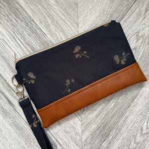 Wristlet Wallet, Iphone Wristlet Purse, Vegan Leather Wristlet, Wristlet Clutch, Stadium Wristlet, Smartphone Wristlet, Evening Bag