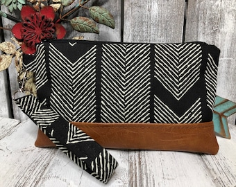 Wristlet Wallet, IPhone Wristlet Purse, Vegan Leather Wristlet, Wristlet Clutch, Otterbox Wristlet, Smartphone Wristlet, Samsung Wristlet