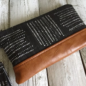 Wristlet Wallet, iPhone Wristlet Purse, Vegan Leather Wristlet, Wristlet Clutch, Otterbox Wristlet, Smartphone Wristlet, Samsung Wristlet image 2