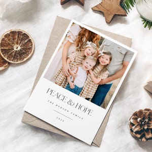 Kerstkaartsjabloon - Peace & Hope Merry Christmas Photo Card - Minimalistische Kerstmis - 2020 Kerstkaart Photoshop-sjabloon - CC343