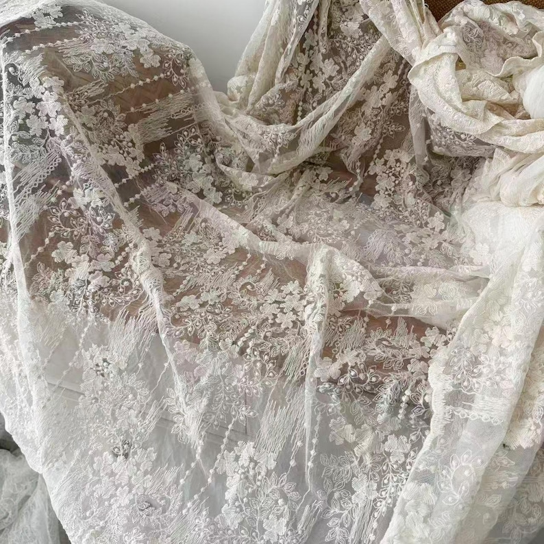 Tissu de broderie florale en coton écru de style vintage avec double côtés, tissu de broderie en dentelle, tissu pour robe de mariée vintage image 5
