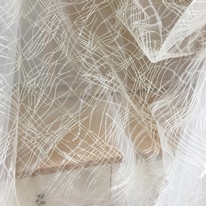 Klare Quin Welle Tüll Stickerei Spitze Stoff für Hochzeitskleid Futter, Braut Schleier Spitze Fabrci Bulk Stock
