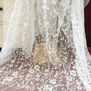 Tissu exquis de dentelle de mariée en fleurs douces, 1 mètre par mètre, dentelle de feuille de tissu de robe de mariée en tulle floral pour robe, robe de bal haute couture