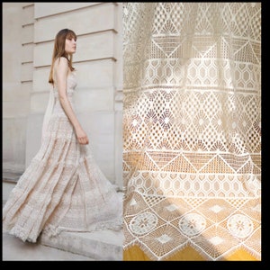 3 Meter Top Qualität Chantilly Geometrische Wimpern Spitze Stoff in Ivory , Retro Florale Stickerei Hochzeitskleid Spitze Stoff