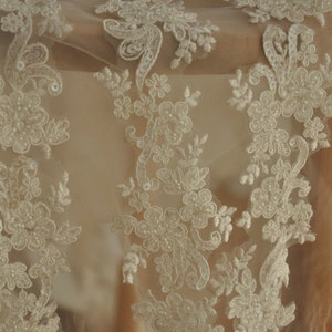 5 yards Ivory Beaded Alencon Lace Trim , Bridal Veil Lace, Scallop Wedding Gown Lace Trim , Bridal Dress Straps zdjęcie 4
