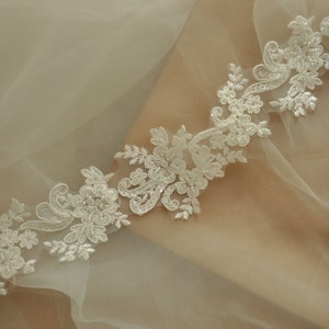 5 yards Ivory Beaded Alencon Lace Trim , Bridal Veil Lace, Scallop Wedding Gown Lace Trim , Bridal Dress Straps zdjęcie 2