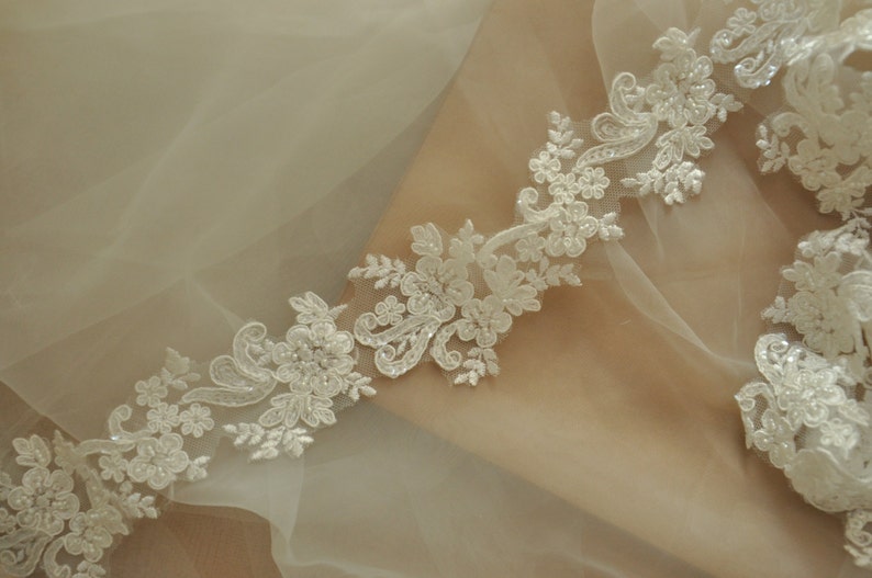 5 yards Ivory Beaded Alencon Lace Trim , Bridal Veil Lace, Scallop Wedding Gown Lace Trim , Bridal Dress Straps zdjęcie 2