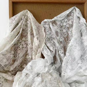 Tissu de broderie florale en coton écru de style vintage avec double côtés, tissu de broderie en dentelle, tissu pour robe de mariée vintage image 9