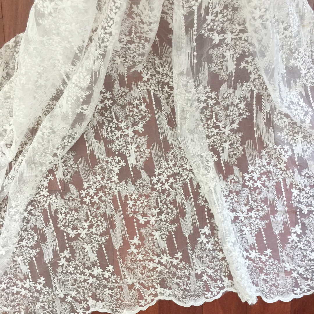 Off White Retro Breeze Cotton Lace Fabric , Embroidered Flroal Lace ...