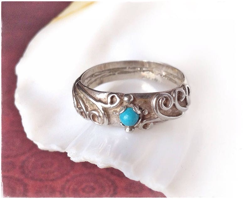 hippie TURQUOISE STONE RING floral band ring blue stone ring natural turquoise and silver turquoise boho ring delicate silver ring