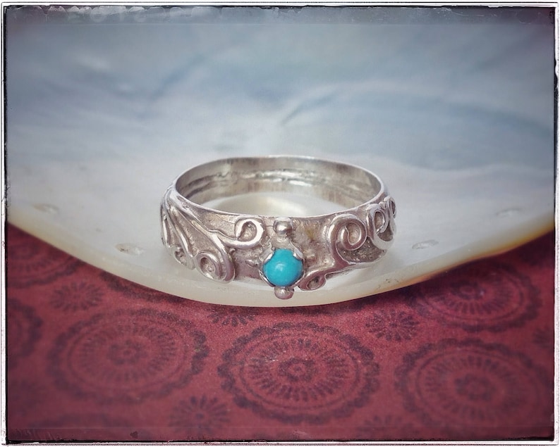 hippie TURQUOISE STONE RING floral band ring blue stone ring natural turquoise and silver turquoise boho ring delicate silver ring