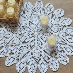 Hand Crochet Round White Pineapple Lace Doily French Country Farmhouse Rustic Wedding Table Cloth Runner Topper Placemat