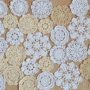 Lot 30 Hand Crochet Assorted Small Lace Doilies Mixed Pineapple Wedding Christmas Snowflake Ornaments Cotton for crafts