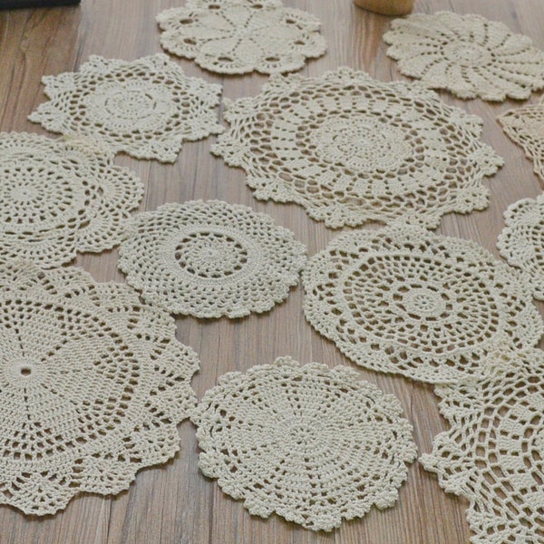 Lot de 12 napperons ronds crème assortis au crochet, flocon de neige, ananas, chemins de table floraux vintage écru, dessous de verre de mariage champêtre français