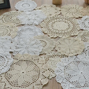 Lot 20 Hand Crochet Assorted Round Doilies Snowflake Pineapple Farmhouse Table Placemats Rustic Wedding Fabric Coasters