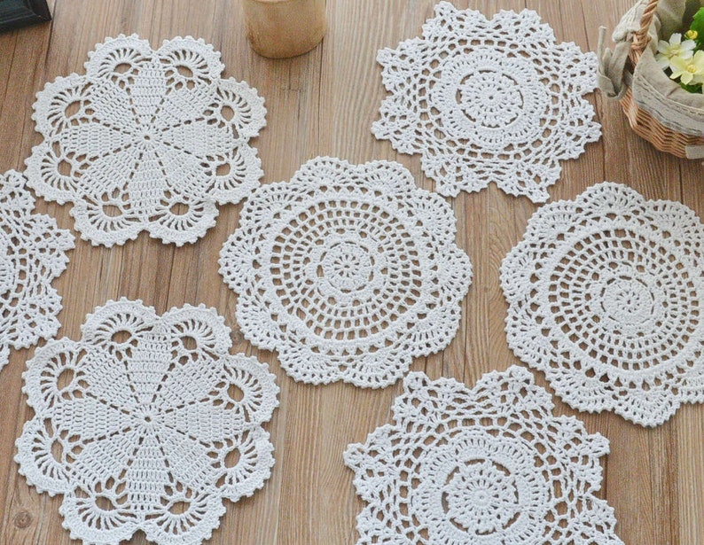 Lot 6 Hand Crochet Assorted Round Doilies Mixed Wedding Table Runners French Country Floral Snowflake Cotton Coasters zdjęcie 1