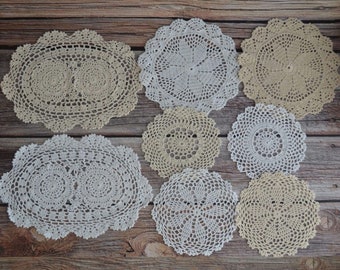Set von 8 Hand Häkelspitze Deckchen Bauernhaus Tischsets Untersetzer Dresser Schals