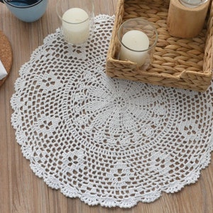 Handgehaakt rond kanten kleedje boerderij tafelloper kerst placemat dressoir sjaal