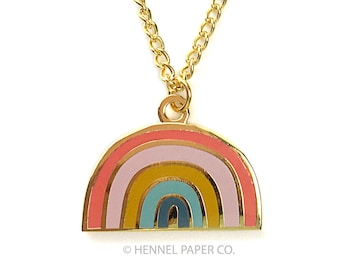 Collier Rainbow Charm, Collier mignon, Collier Charm, Collier Pendentif, Collier de tous les jours, cadeaux pour elle, bijoux tendance, Hennel Paper Co