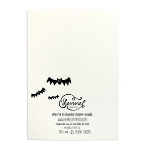 Puede incluir: Una tarjeta blanca con murci&eacute;lagos negros y el texto "Senneb Paper Co. cheery & cheeky paper goods WWW.HENNELPAPERCO.COM made with love in Charlotte, NC-USA  HENNEL PAPER CO SKU: BLANK INSIDE"