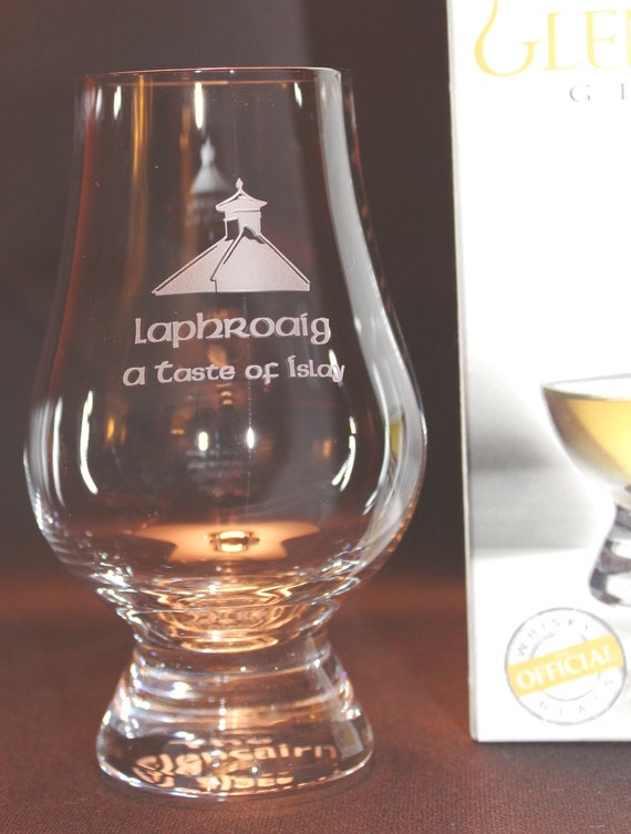 LAGAVULIN PAGODA TOP TWO GLASS GLENCAIRN SCOTCH WHISKY BLACK AND GOLD PRESENTATION BOX SET