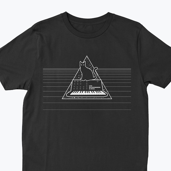 Camiseta negra "Gatos en sintetizadores en el espacio"