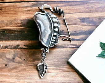 Vintage SUE SACHS Brooch Sterling Silver Brooch Artisan Brooch Designer Signed Modernist Brooch Pea Pod Garden Gardener Gift Rare Unique WOW