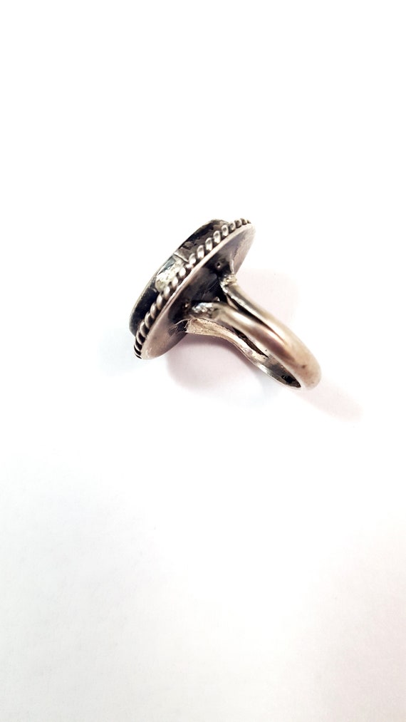 Vintage Sterling Silver Ring Native Ring Coral Bi… - image 8