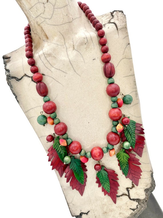 Vintage Wood Necklace Leaf Necklace Leaves Hand S… - image 2