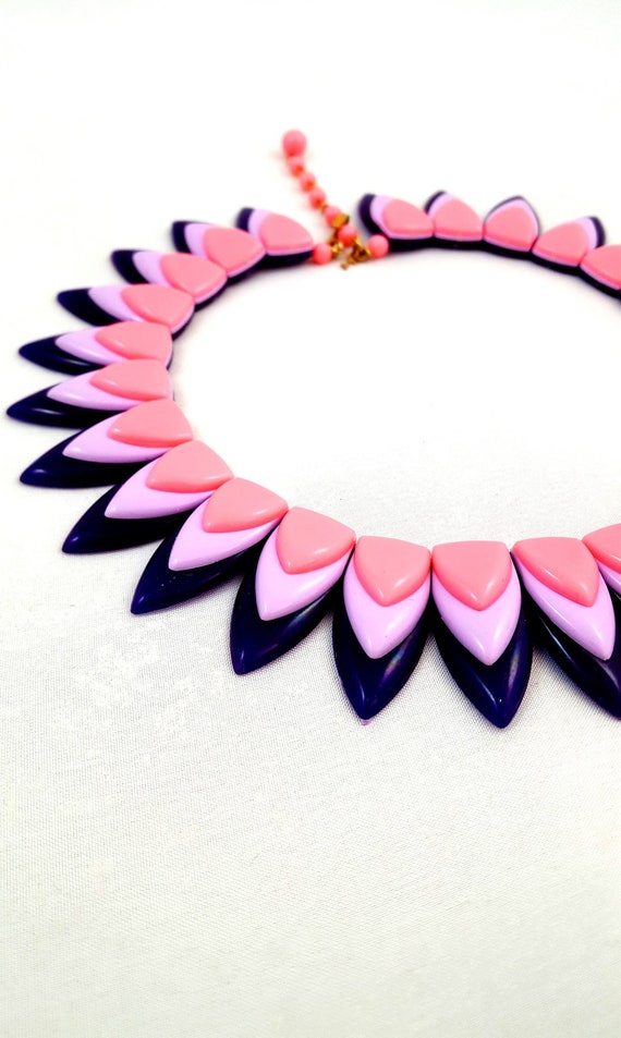 Vintage TRIFARI Necklace Pink Lilac Purple Plum Tr