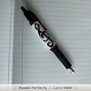 Treble Clef Pen Wrap, Peyote Stitch Beading, PDF Pattern Download