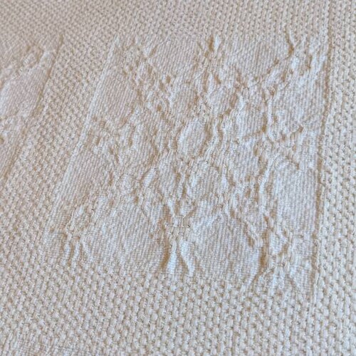 Vintage Chainette Trellis Fringed, Woven Bedspread/Blanket/Quilt/Coverlet, Full shops or Queen, Antique Ivory, Snowflake Pattern, Soft Cotton
