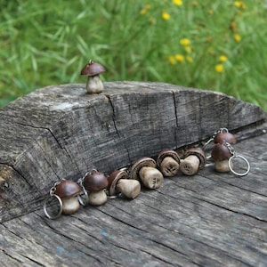 Llavero seta Boletus en cerámica artesanal / Handgjord svampnyckelring