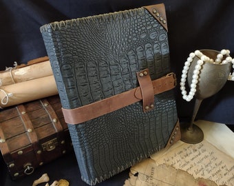 Reptilian Scale Tome Sketchbook, Large 9"x11.25" - Gray Charcoal