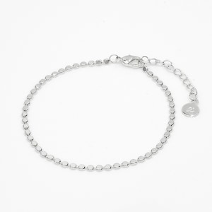 Presentes • Escolha seu cartão de mensagem • Delicada pulseira plana com contas facetadas • Pulseira de ouro ou prata 14K • Damas de honra •