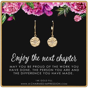 Ruhestand Geschenk für Frauen • Genießen Sie das nächste Kapitel • Gold Diamant Starburst Ohrringe • Herzlichen Glückwunsch • Sie werden vermisst • sein