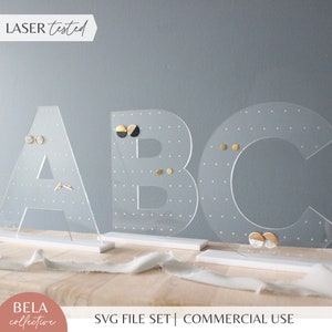 Alphabet Ohrringständer SVG Laser Cut Datei für Glowforge, Anfänger Projekt, personalisierte Schmuckhalter benutzerdefinierte Ohrstecker Display