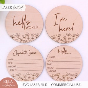 Houten geboortestatistieken SVG, Hello World, I'm here - klaverthema - digitaal snijbestand voor Glowforge-laser, decor kinderkamer, midden van de eeuw modern