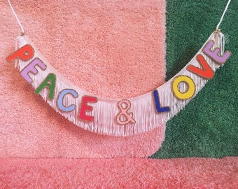 Vrede & Liefde Franjesbanner | franjesbanner voor aan de muur, wanddecoratie, glitterbanner, feestbanner, vrede en liefde woondecoratiebord