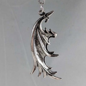 Kingdom Hearts Cloud Strife Flügel Anhänger Halskette Kopfschmuck Cosplay Schmuck Kostüm Geflügelte Silber Accessoire
