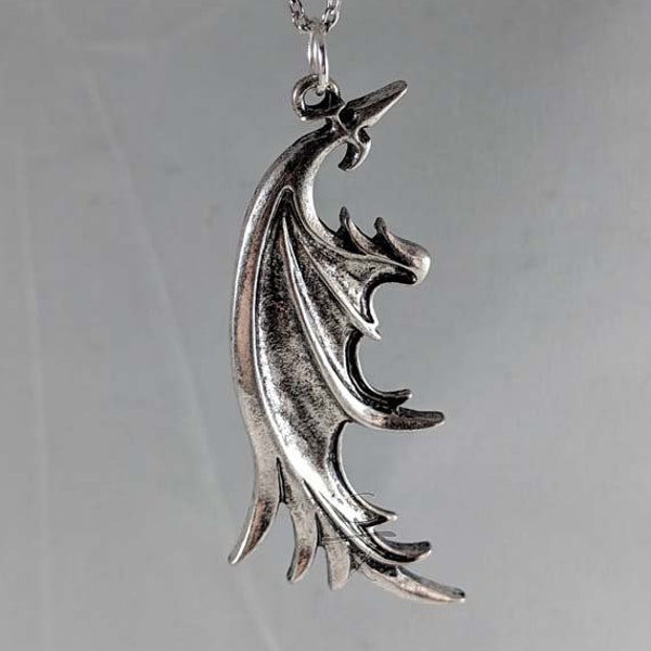 Kingdom Hearts Cloud Strife Wing Pendant Necklace Headpiece Cosplay Jewelry Costume Winged Silver Accessory