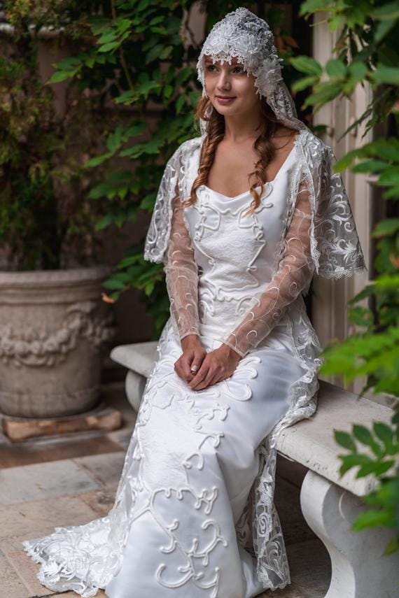 padme wedding dress Star Wars fans, the Padme wedding dress is FINALLY going to be added to the  shop!!  The wedding dress is based on my original patterns and  artwork when I first made