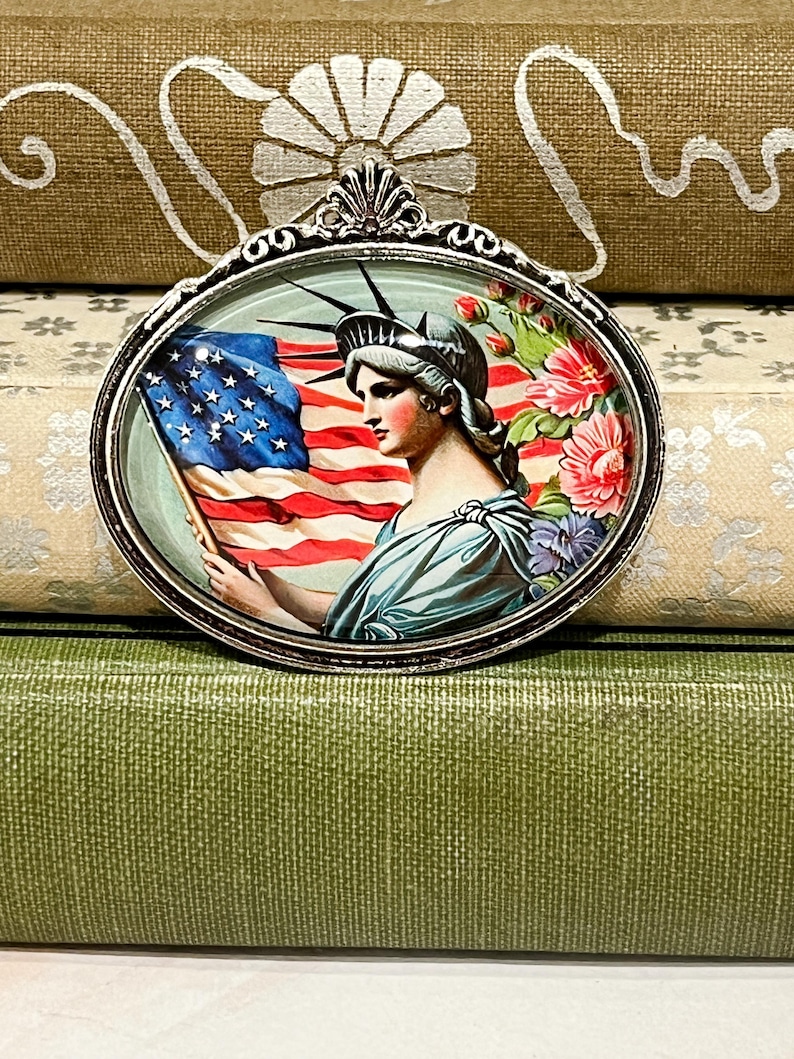 Handmade Statue of Liberty Brooch: Vintage Style Americana Pin, 250th Celebration image 2