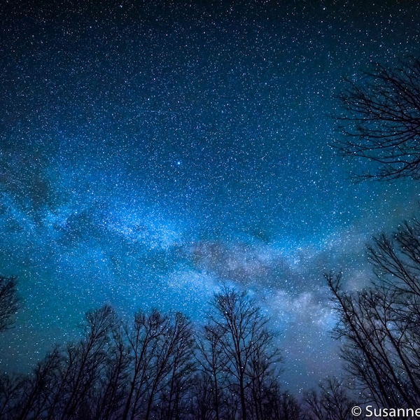 Fotografía de la Vía Láctea, fotografía astronómica, noche estrellada, galaxia, impresión de bellas artes, azul y negro, mágico, celestial, primavera, Wisconsin, arte curativo