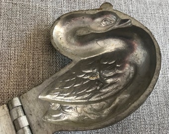 Vintage Pewter Swan Mold