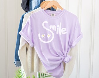 Daisy Shirt, Flower Tee, Smile T Shirt, Daisy T Shirt Gift for Women, Floral Tee Gift For Mom, Trendy Flower Shirt, Happy Positive TShirt