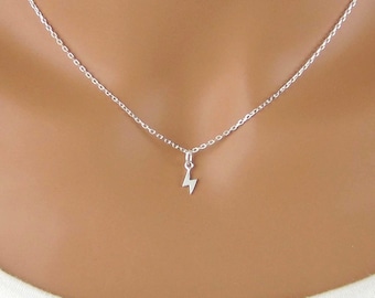 Zarte Blitzkette – Schmuck aus 925er Sterlingsilber – Wetterschmuck – Blitzkette – Donnerkeil-Anhänger