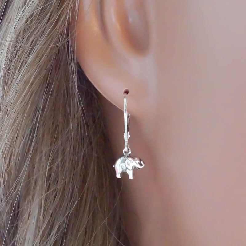 ELEPHANT SHAPED EARRING main image 1